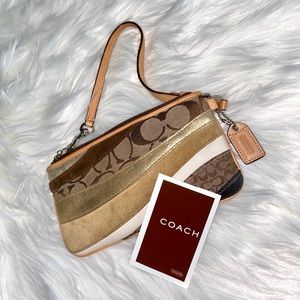 COACH Signature Wristlet Gold Leather Suede Bag 👛